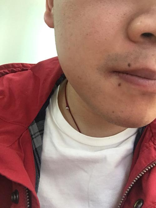 男人右上嘴唇上面有痣好不好