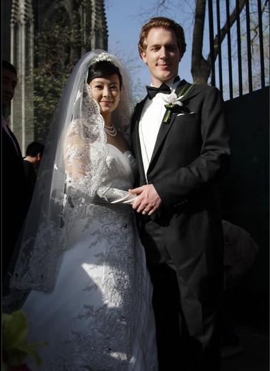袁莉与外籍老公举行婚礼