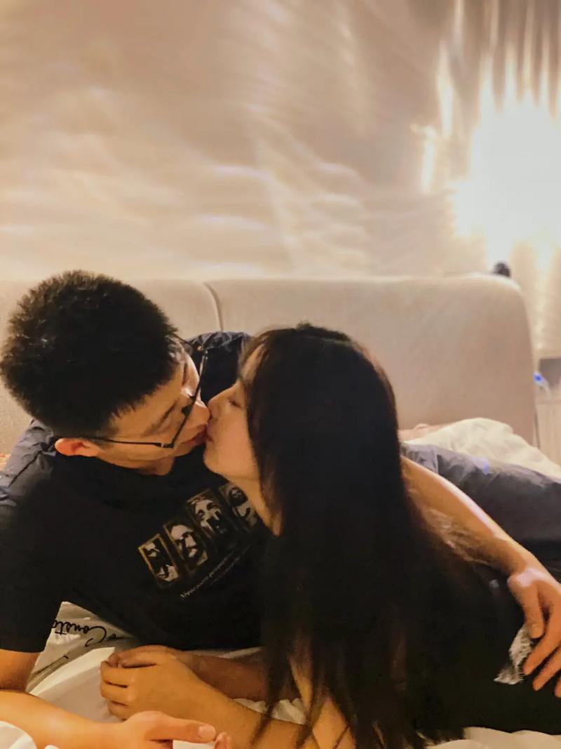 梦见和朋友一起吸烟什么意思