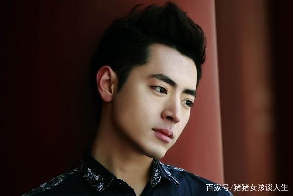 会在恋爱中演戏的生肖男