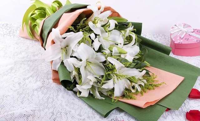 百合花送朋友有什么特殊含义?异性可送吗