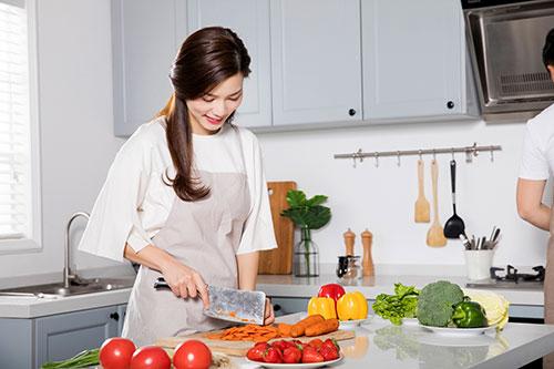 梦见自己做饭吃是什么意思