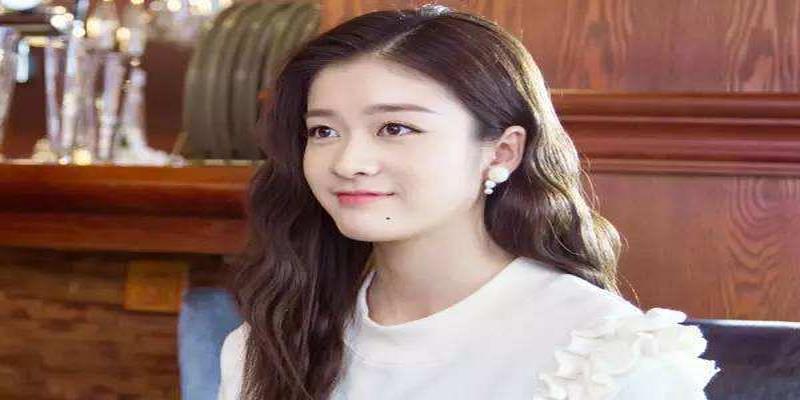 下巴有痣的女人好吗