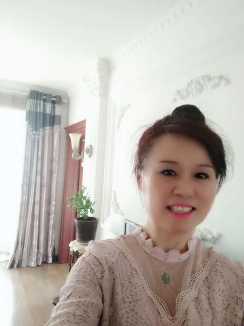 中年人女人梦见考试成绩很好