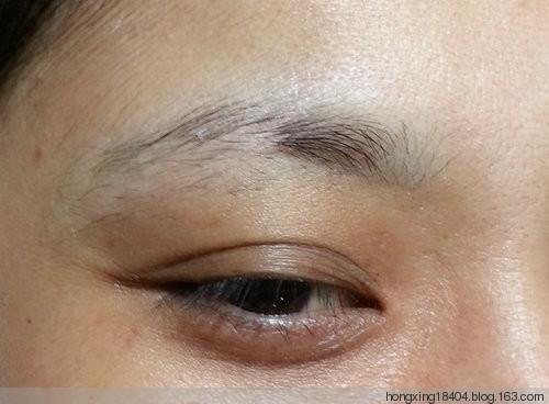 眉毛杂乱的男人难有富贵是真的吗