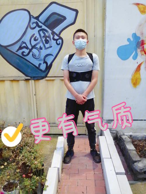 男人驼背的命相