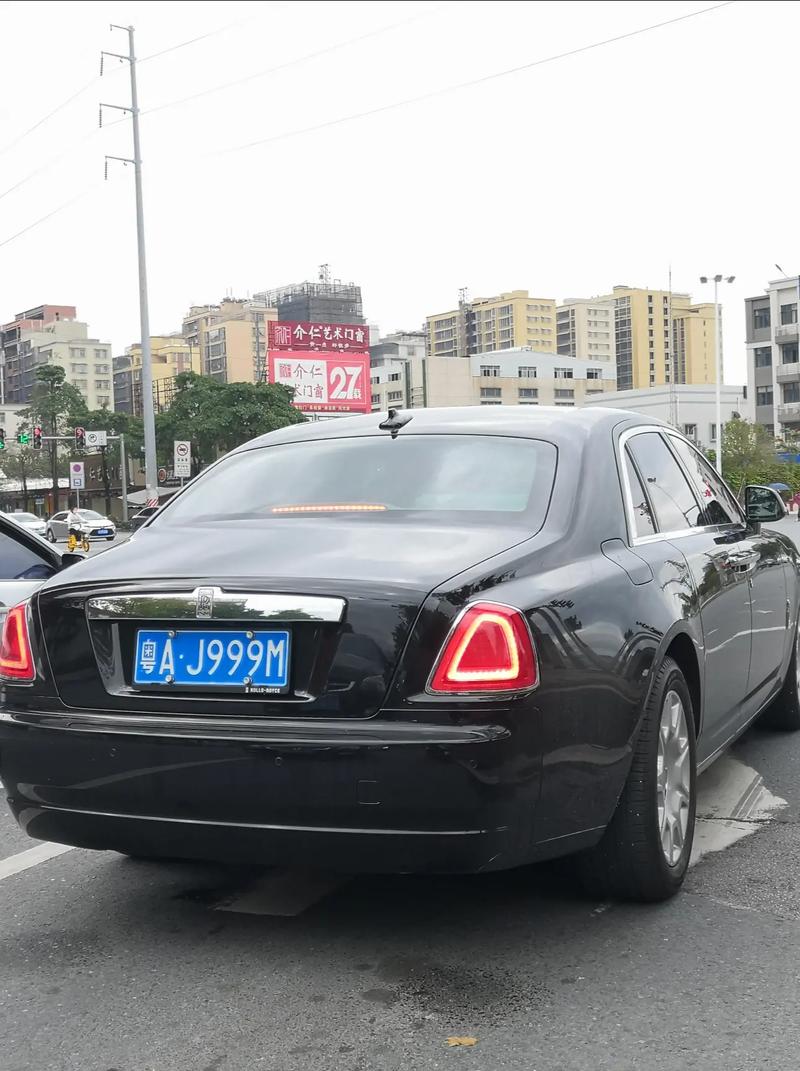车牌999和888哪个贵