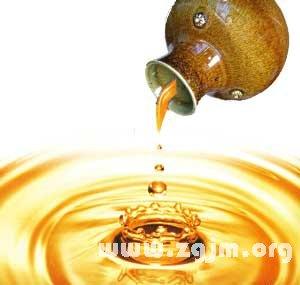梦见油什么意思?免费查梦见油周公解梦