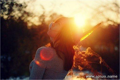 女人梦见很多人到家里是什么意思
