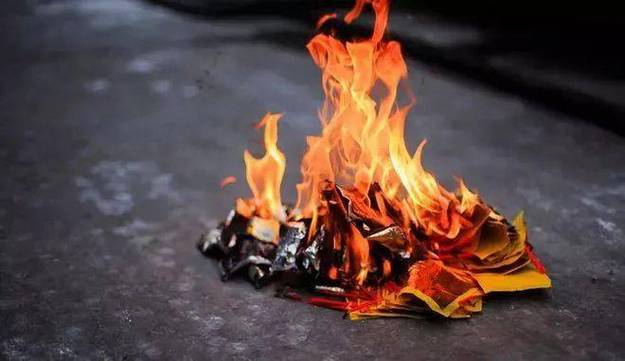 梦见死人抢自己钱代表什么?