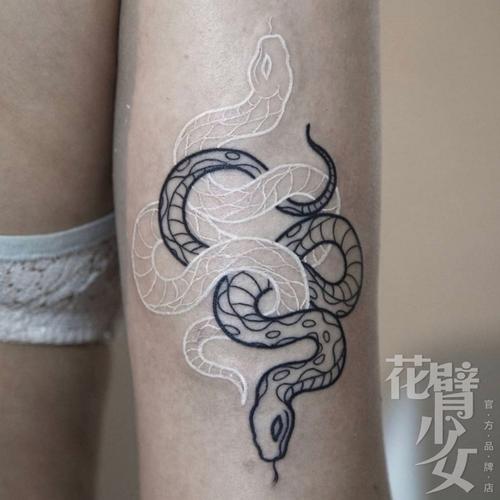 属蛇人纹什么纹身招财