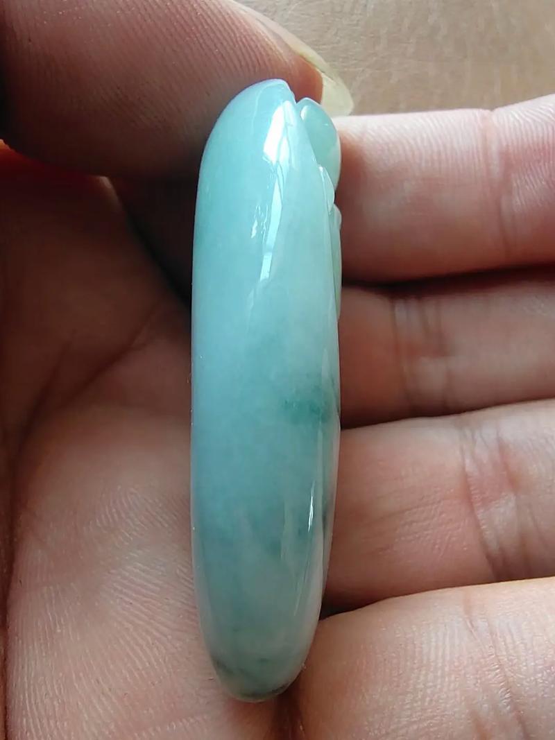 a货翡翠玉佛价格如何