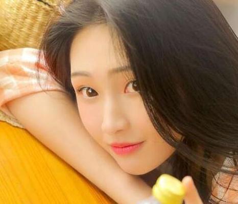 喜欢玩暧昧的七类八字女命