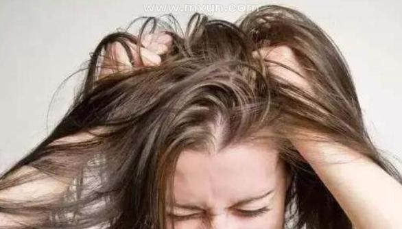 女人梦到头发掉了一把,梦到头发掉了很多