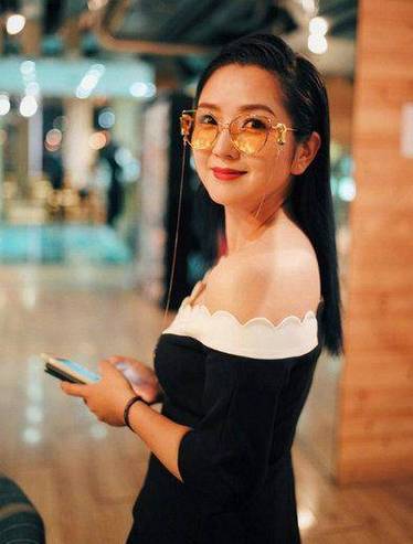 何洁的八字命局中有几次婚姻