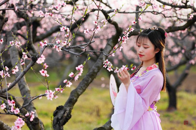 桃花相:什么样的女人一年到头有人追
