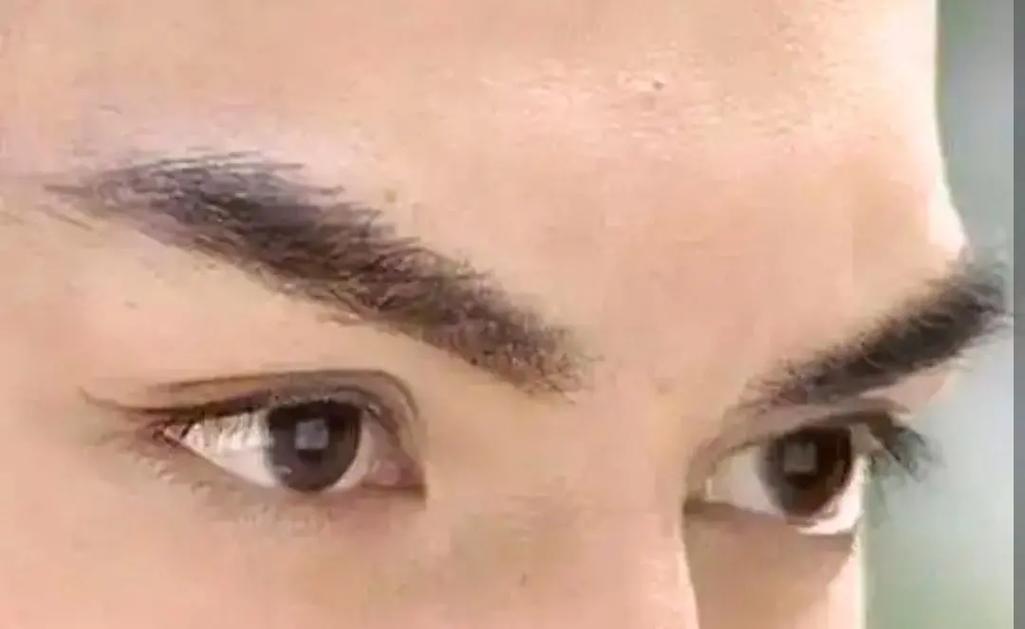 剑眉的男人都喜欢找年纪小的当老婆吗