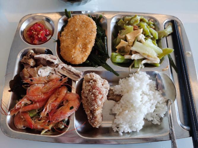 梦见食堂饭菜特丰富有什么征兆
