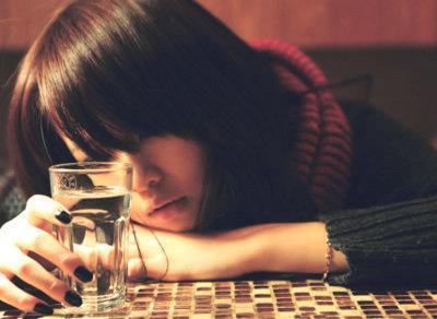 委屈但不说,只能默默流泪的生肖女