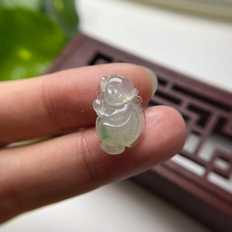 属猴的人戴翡翠好不好,属猴人戴什么好