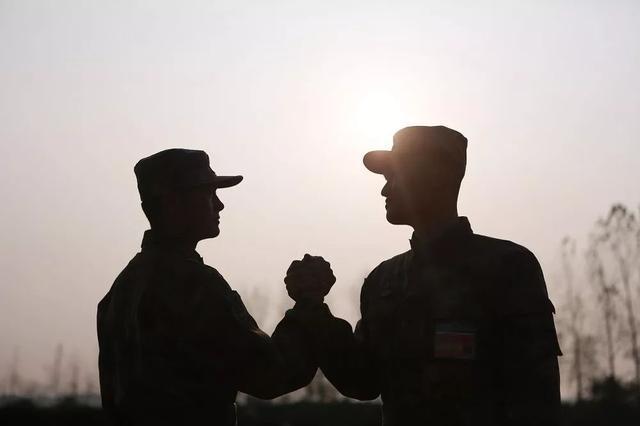 梦见当兵时的战友有什么征兆