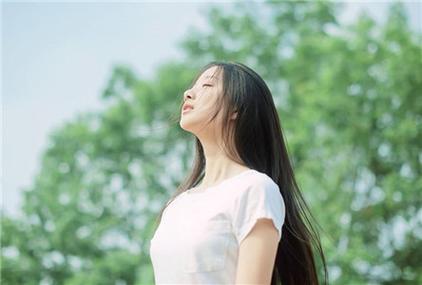 在爱情面前很感性的生肖女