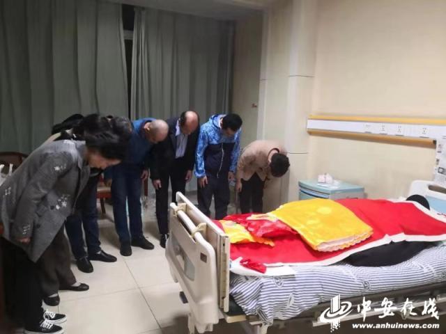 梦见刚过世老人嘱托事务怎么回事