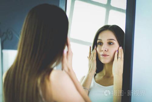 镜子中看适合自己的情人类型