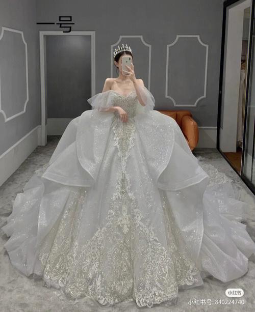 结婚婚纱一般多少钱