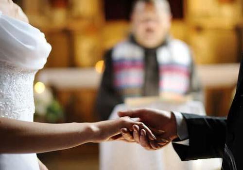 梦见跟陌生人结婚