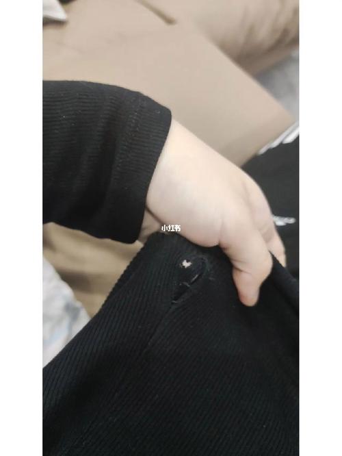 梦见衣服被剪坏