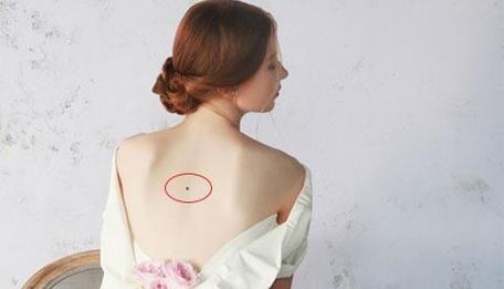 背部长痣的女人命苦吗?