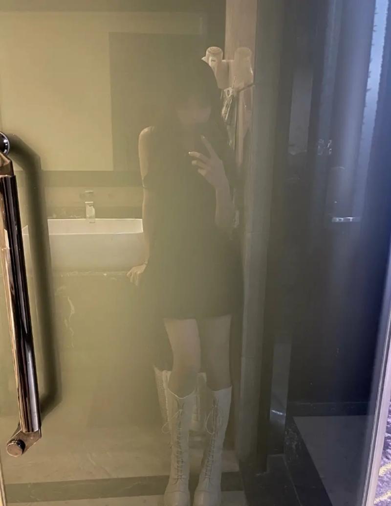 泼辣女与文静男的配对也很有爱