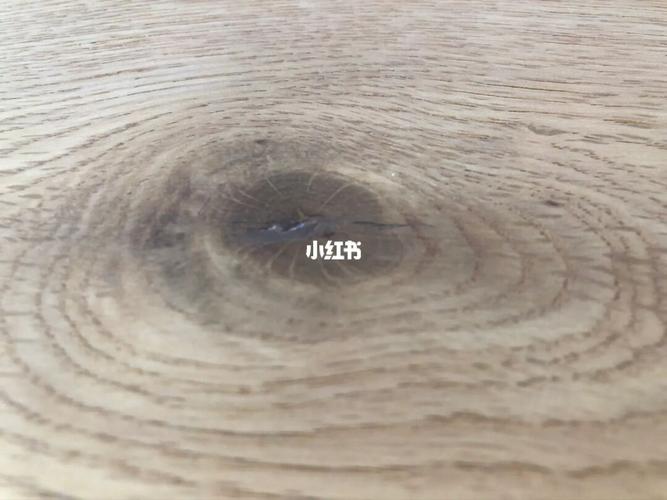 梦见地板破了一个洞