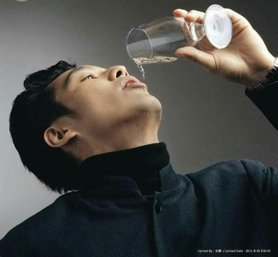 爱喝酒的人八字里有什么特征