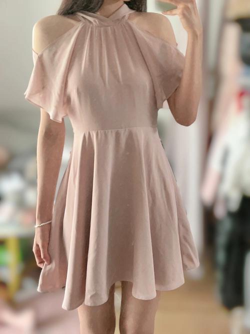 偶尔也要装下淑女,属兔女适合的裙装