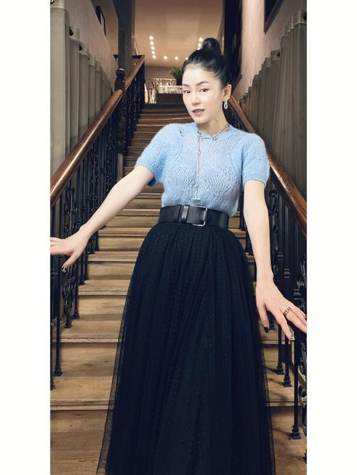 参加朋友婚礼穿什么好