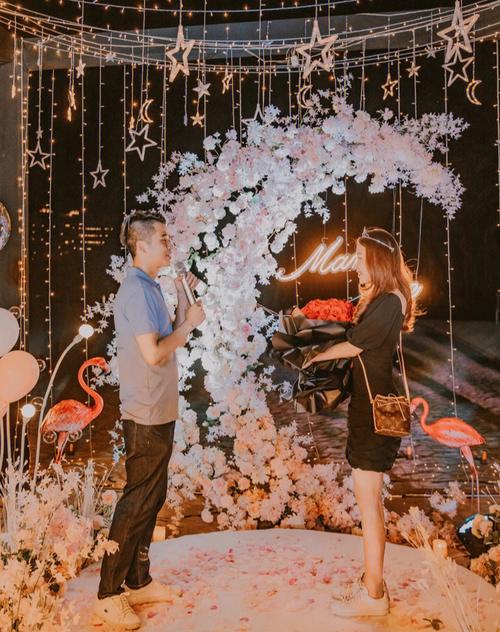 属鸡男会怎么向女友求婚?
