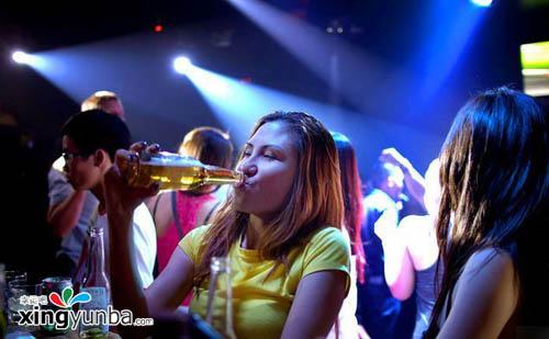 梦见酒吧女