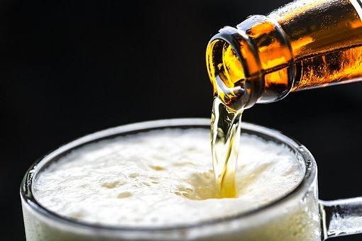 梦见喝白酒周公解梦,做梦梦到喝酒