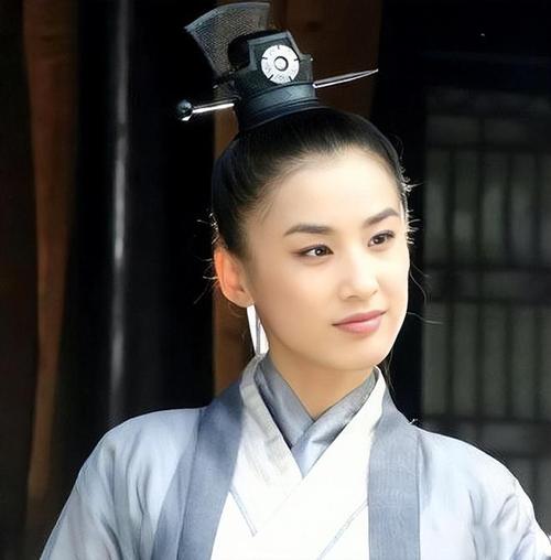 清丽灵动!阮姓女孩时尚大气名字