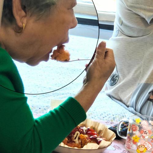 梦到已逝的外婆做饭给我们吃啥意思