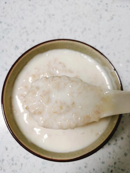 梦见牛奶燕麦