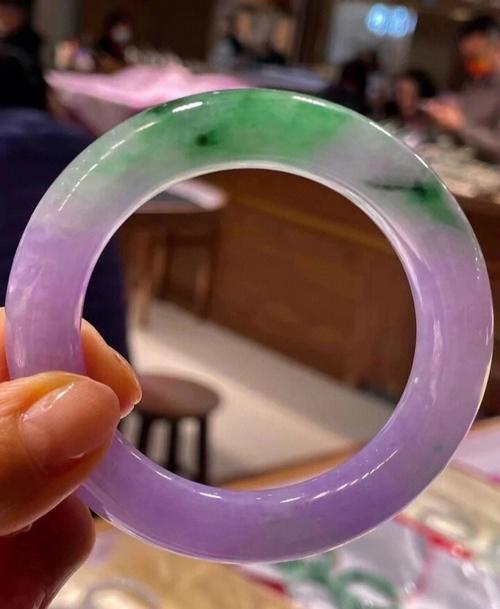 玉手镯戴左手好还是右手好