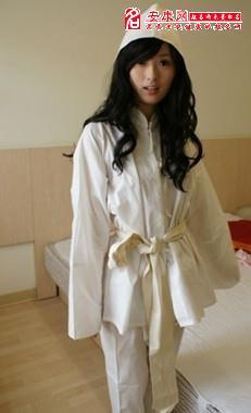 梦见自己穿了一身白衣服