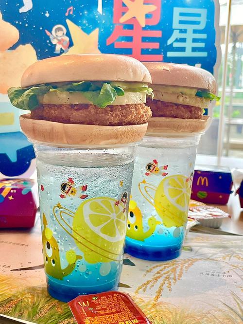 吃喝玩乐用,双子座最常收啥快递