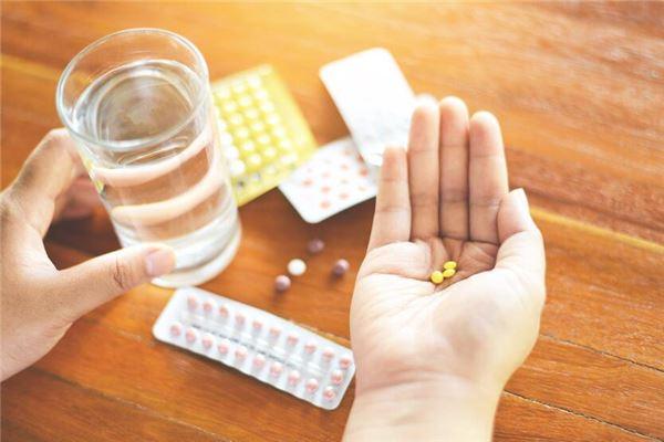 梦见吃药、梦见自己吃药是什么意思?