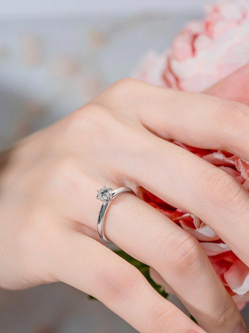 求婚一般买什么戒指好
