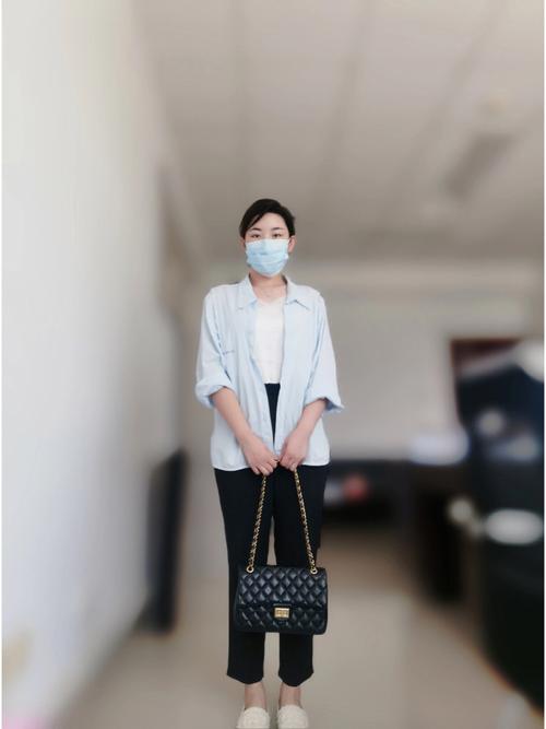 梦见文员 公司职员
