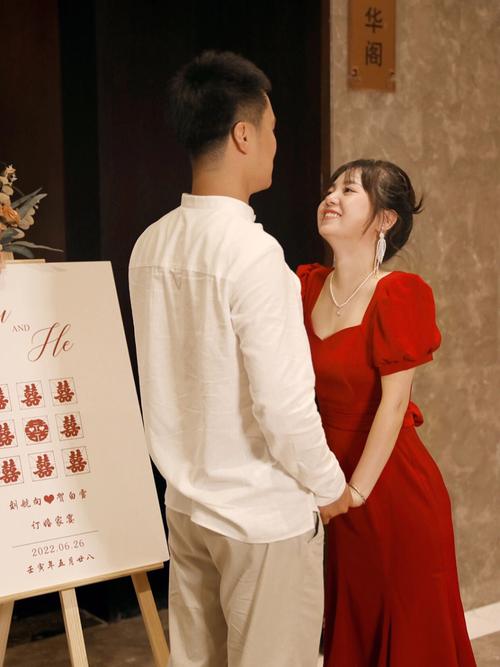 属鸡人2020年四月订婚好吗,可以结婚吗?